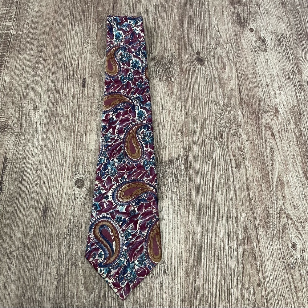 Geoffrey Beene Silk Paisley Printed Tie